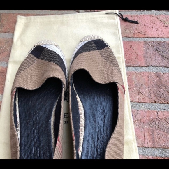 COPY - Burberry Ladies espadrille in like new condition.🍀PRICE FIRM🍀🍀m - Picture 3 of 16